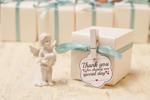 Creating a memorable guest experience: ideas for wedding favours and activities